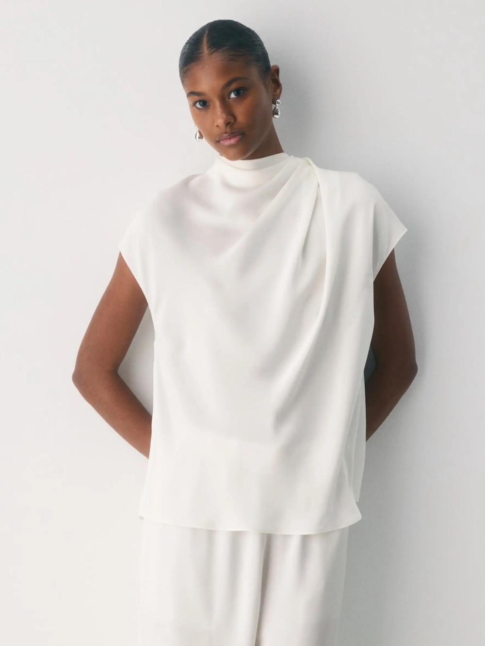 Aritzia Nominee Blouse Matte Pearl